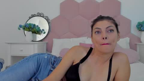 Lia online show from 01/08/25, 08:16