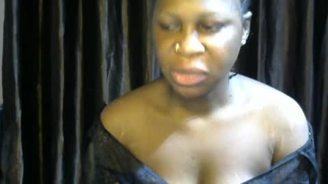 Snapshot of ladylilasexy chatting on 06/03/26, 10:29 sexylila online show from 06/03/26, 10:29