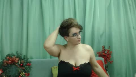 Snapshot of ladymagickiss chatting on 12/22/24, 01:11 Nicole.... online show from 12/22/24, 01:11