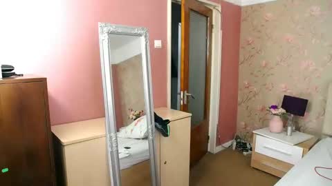 Snapshot of ladymariahx chatting on 12/15/24, 10:58 ladymariahx online show from 12/15/24, 10:58