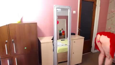 Snapshot of ladymariahx chatting on 12/27/24, 04:36 ladymariahx online show from 12/27/24, 04:36