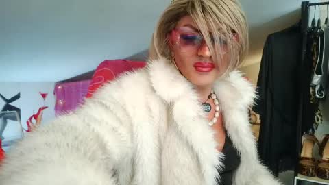 Oxana online show from 03/31/26, 12:01