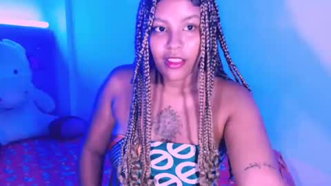 laura online show from 03/04/26, 04:40