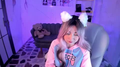 Lady  online show from 10/22/25, 04:57