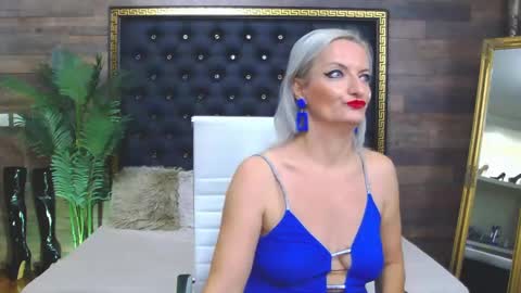 Snapshot of ladytouch chatting on 12/03/24, 09:33 ladytouch online show from 12/03/24, 09:33