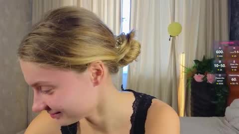 Lilia online show from 10/12/25, 06:56