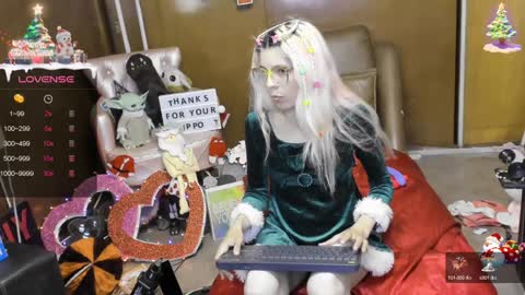 Skinnygirl online show from 12/24/24, 01:49