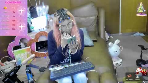 Skinnygirl online show from 10/19/25, 02:01