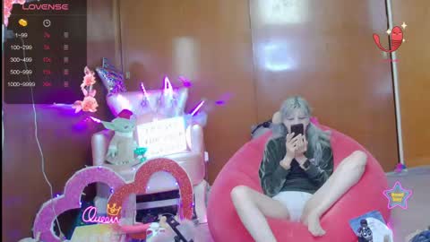 Skinnygirl online show from 05/15/26, 11:56