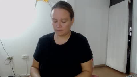  paola and a guest lol    online show from 11/08/25, 11:54