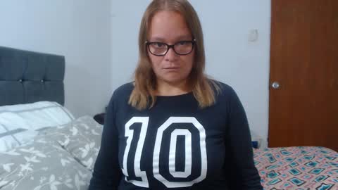 Snapshot of lahurent_weed420 chatting on 03/13/26, 05:52 paola and a guest lol online show from 03/13/26, 05:52