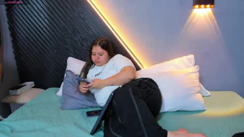    online show from 04/23/26, 10:45