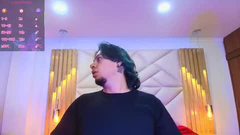 laia_and_damian online show from 10/15/25, 07:36