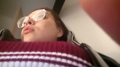 laia_hadid online show from 10/10/25, 10:31