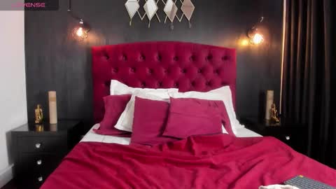 Laia  online show from 11/18/25, 12:31