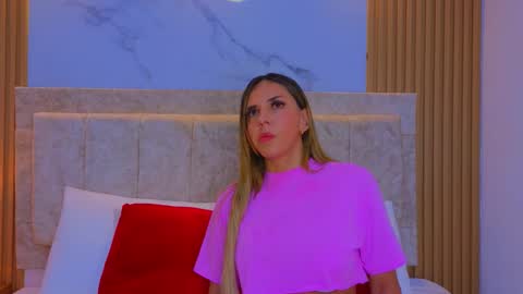 laiamilf online show from 12/22/25, 01:24