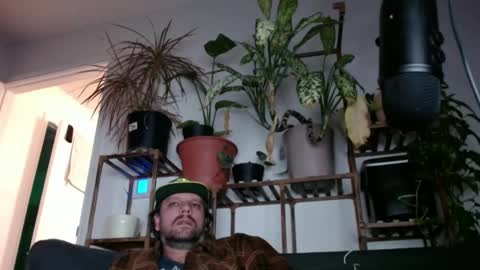 Snapshot of laidback_and_chill chatting on 01/01/25, 01:37 Rick online show from 01/01/25, 01:37