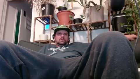 Snapshot of laidback_and_chill chatting on 01/01/25, 04:50 Rick online show from 01/01/25, 04:50