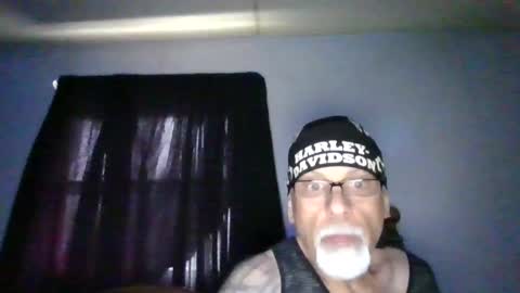 Snapshot of laidbackluxury chatting on 05/10/26, 01:16 laidbackluxury online show from 05/10/26, 01:16