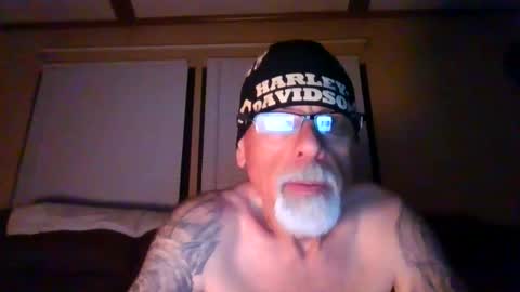 Snapshot of laidbackluxury chatting on 05/17/26, 02:53 laidbackluxury online show from 05/17/26, 02:53