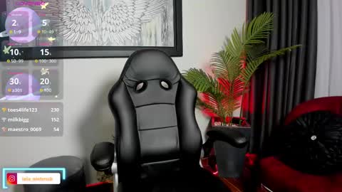 Snapshot of laila_angel chatting on 03/04/25, 08:13 laila_angel online show from 03/04/25, 08:13