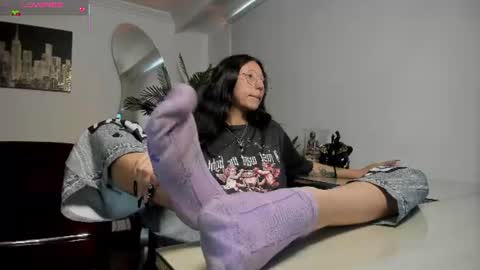 Snapshot of laila_angel chatting on 06/16/26, 07:27 laila_angel online show from 06/16/26, 07:27