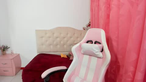 Camila online show from 09/25/25, 05:11