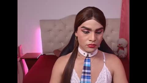 Camila online show from 10/11/25, 04:44