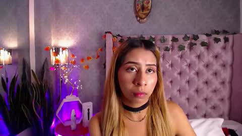 Laila Stilwills online show from 11/22/25, 04:55