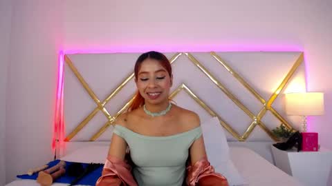 Snapshot of lailastilwills chatting on 04/25/26, 01:41 Laila Stilwills online show from 04/25/26, 01:41