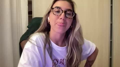 lailayourangel online show from 12/19/25, 03:02