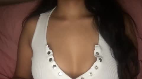 Snapshot of lailayousef chatting on 01/04/25, 07:24 Laila Yousef online show from 01/04/25, 07:24