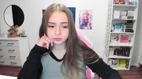 Kira online show from 03/04/25, 10:38