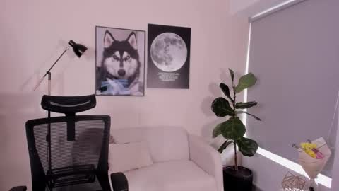 Snapshot of laira_scott chatting on 11/29/25, 09:40 Laira online show from 11/29/25, 09:40