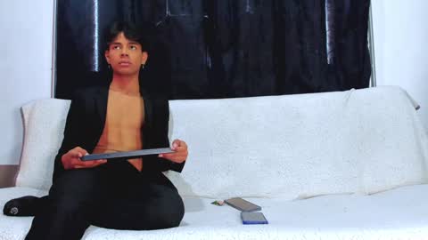 Snapshot of laisy_fox chatting on 01/02/25, 02:02 Laisy fox online show from 01/02/25, 02:02