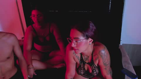 Snapshot of laisy_fox chatting on 01/29/25, 06:18 Laisy fox online show from 01/29/25, 06:18