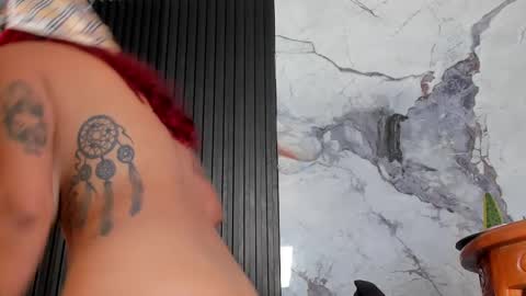 Snapshot of laisy_fox chatting on 02/10/25, 06:03 Laisy fox online show from 02/10/25, 06:03