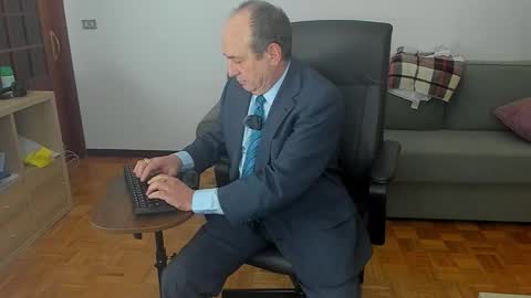 lajose52 online show from 11/22/25, 04:17