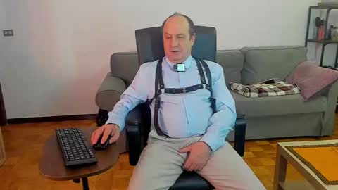 lajose52 online show from 11/28/25, 04:09