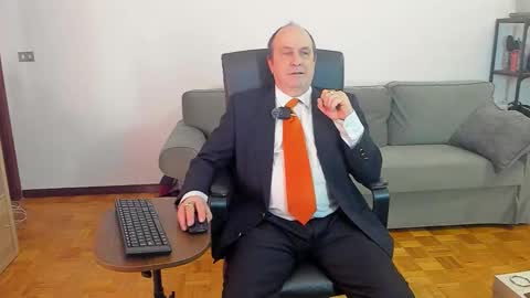 lajose52 online show from 11/30/25, 04:00