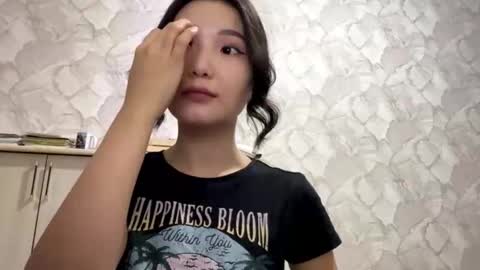 Snapshot of lakeishatimber chatting on 09/14/25, 03:22 Luna online show from 09/14/25, 03:22