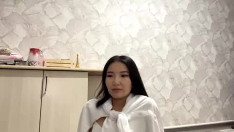 Snapshot of lakeishatimber chatting on 10/11/25, 03:21 Luna online show from 10/11/25, 03:21