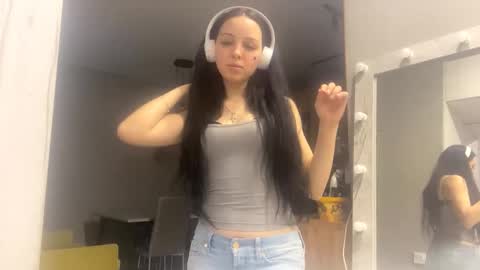 Snapshot of lakishaamini chatting on 11/24/25, 11:10 Emily online show from 11/24/25, 11:10