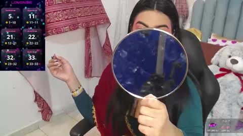 Snapshot of lakshmirani617378 chatting on 11/22/25, 11:42 Laskhmirani online show from 11/22/25, 11:42