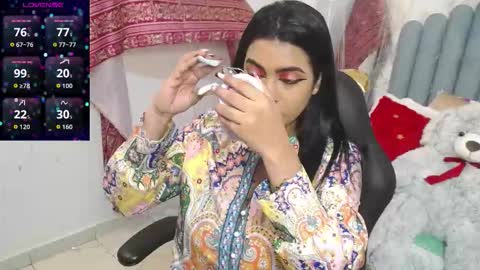 Snapshot of lakshmirani617378 chatting on 11/25/25, 11:54 Laskhmirani online show from 11/25/25, 11:54