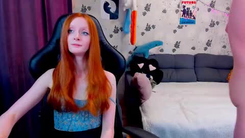Snapshot of laksmrrr chatting on 02/21/25, 01:44 Lu  Alex online show from 02/21/25, 01:44