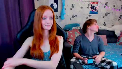 Snapshot of laksmrrr chatting on 02/24/25, 10:48 Lu  Alex online show from 02/24/25, 10:48