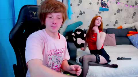 Snapshot of laksmrrr chatting on 03/11/25, 09:13 Lu  Alex online show from 03/11/25, 09:13