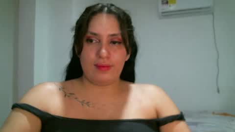 laura gomez online show from 12/02/24, 03:26