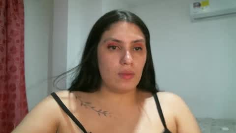 laura gomez online show from 12/06/24, 06:15